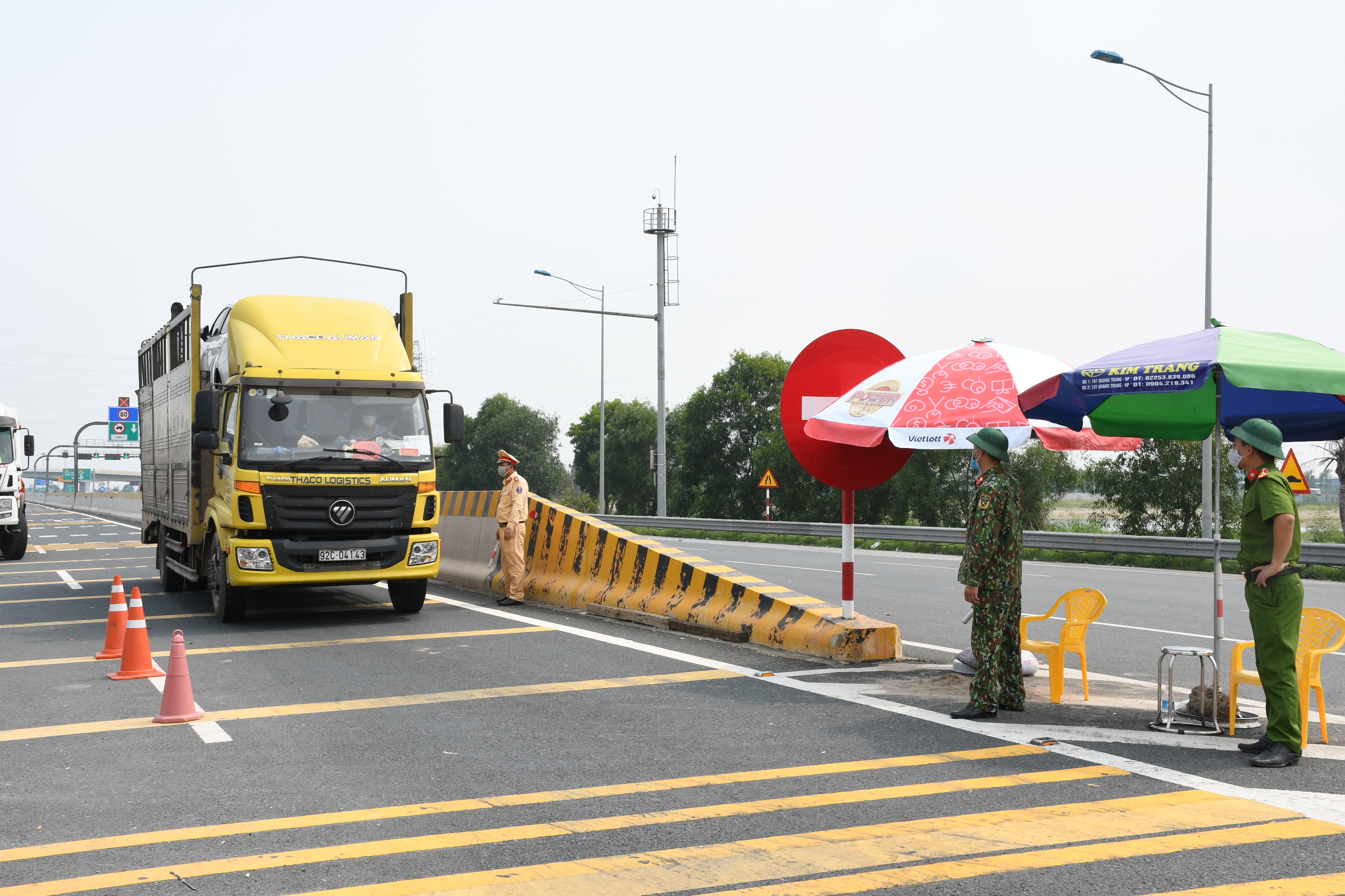 Thành lập các Tổ kiểm tra liên ngành và Tổ tuần tra, xử lý các vi phạm hành chính về phòng, chống dịch bệnh Covid-19